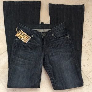 💰NWT Pratt flare leg jeans